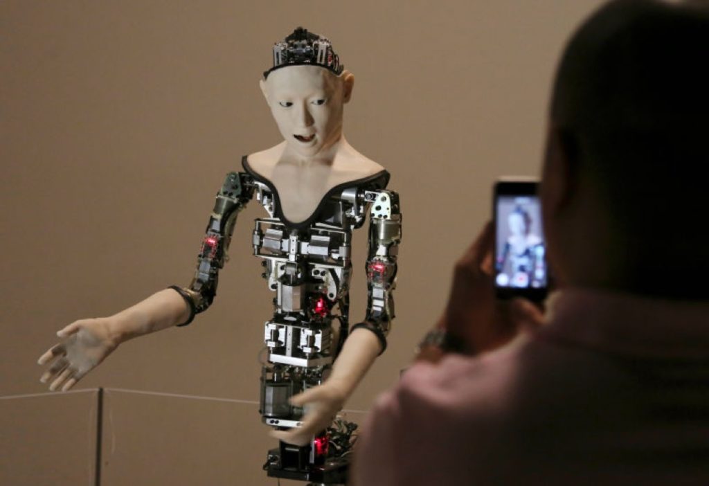 Robot Qui Ressemble à Un Humain Codycross Fascinant : ce robot humanoïde est entièrement contrôlé par un réseau