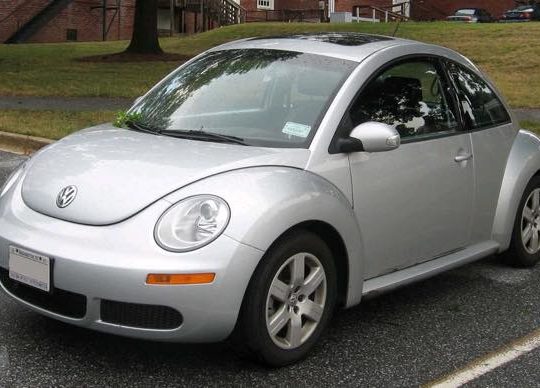 2006-2007_Volkswagen_New_Beetle