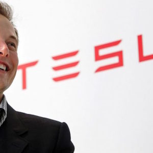 Tesla devient l'entreprise automobile la mieux valorisée au monde