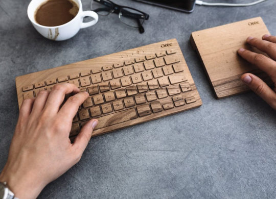kaboompics-1.com_Man_working_with_wooden_Oree_Keyboard_Touchslab_1_1024x1024