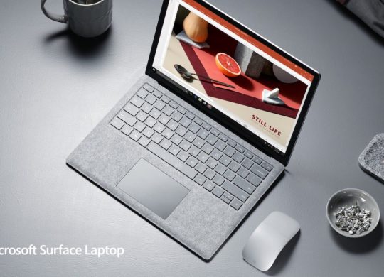Surface Laptop Et Souris Gris