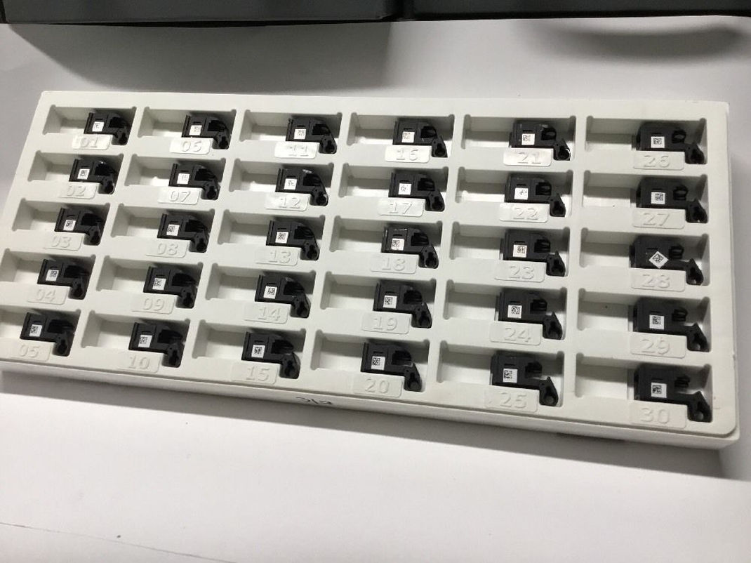 Google Glass les composants et les outils de production en vente sur