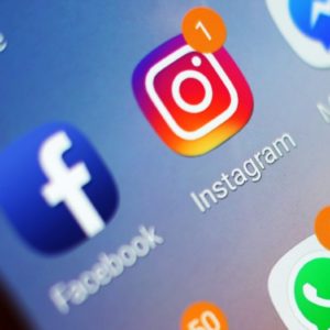 Facebook menace de fermer son réseau social et Instagram en Europe