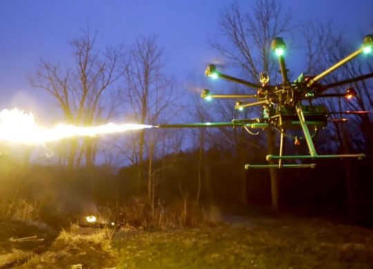 Drone lance-flammes