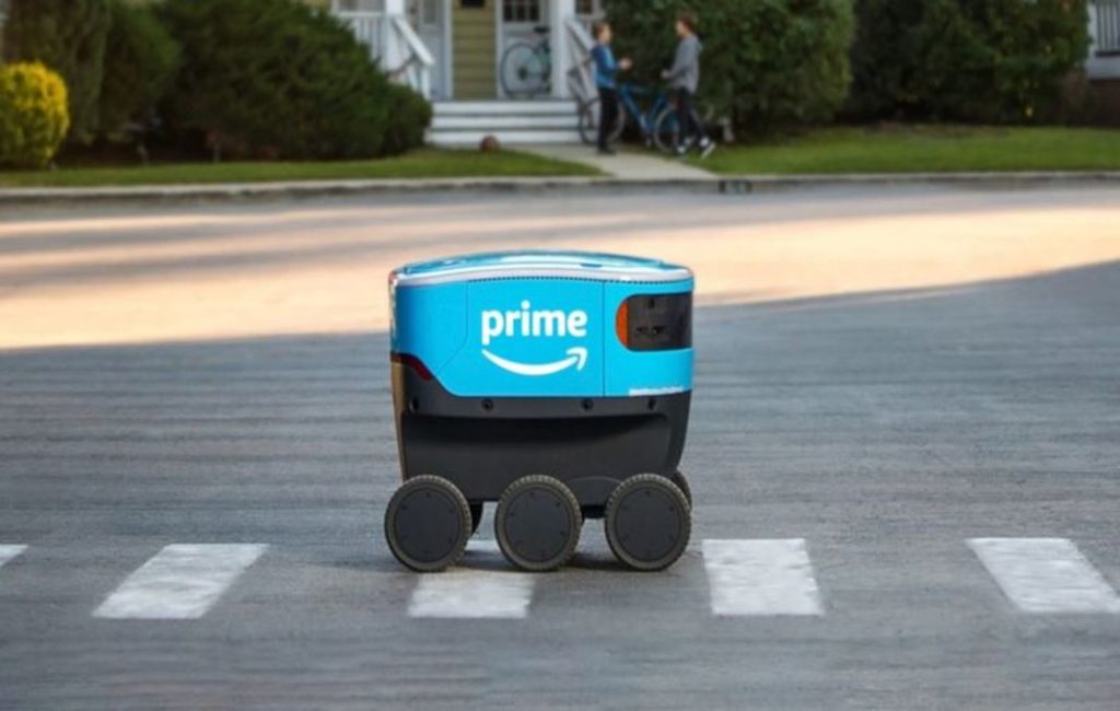 Scout, le robot d'Amazon, commence ses livraisons en Californie
