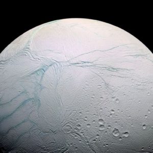 Image article Encelade : de nouvelles molécules organiques relancent l’espoir d’une vie extraterrestre
