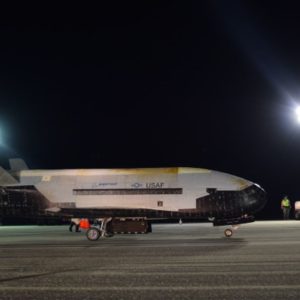 X-37B : le mystérieux engin spatial de l'US Air Force de retour sur Terre après 780 jours dans l'espace