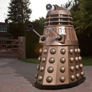 Coronavirus : au Royaume-Uni, un robot Dalek demande aux gens de respecter le confinement