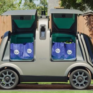 En Californie, le véhicule autonome R2 de la startup Nuro va livrer des biens à domicile