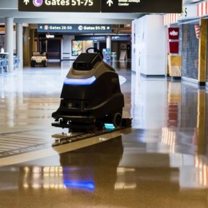 Des robots à UV « anti-bactéries » sont déployés dans l'aéroport de Pittsburg