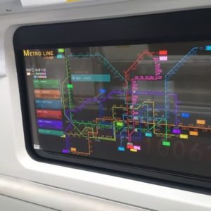 Les écrans OLED transparents vont s'afficher dans le métro chinois !