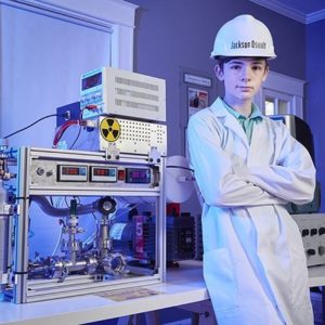 A 12 ans, il crée un mini-réacteur à fusion (et c'est un record) !