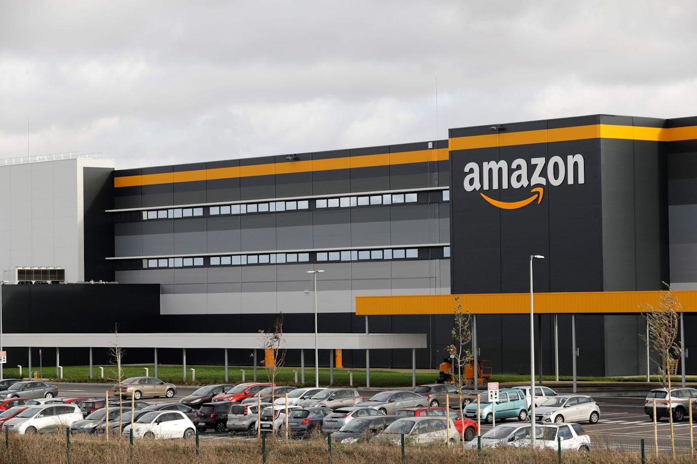 Amazon Annonce Licencier 16 000 Employ s Pr f rant L IA KultureGeek