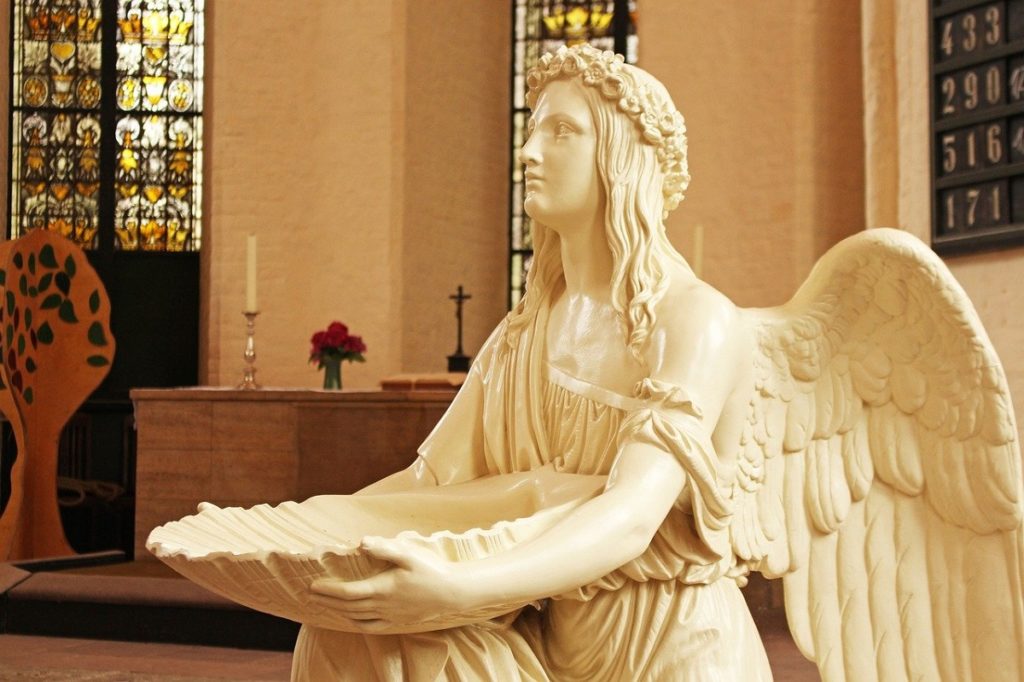 Cette paroisse a installé un distributeur d’eau bénite dans sa cathédrale