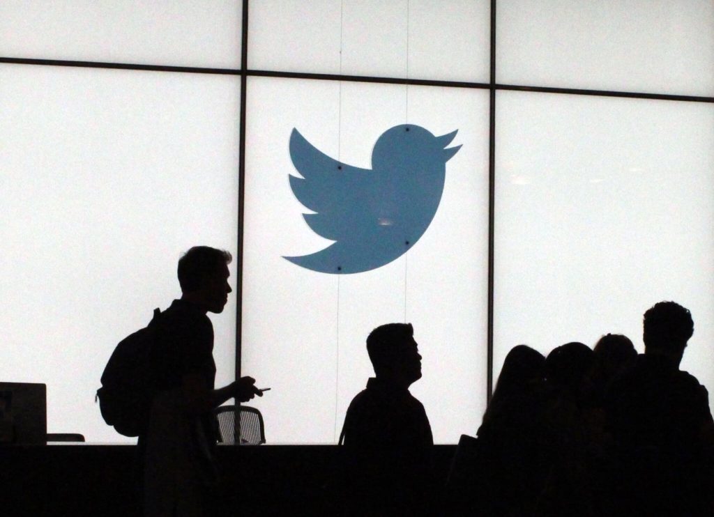 Twitter : un Britannique arrêté pour le piratage de comptes de personnalités en 2020
