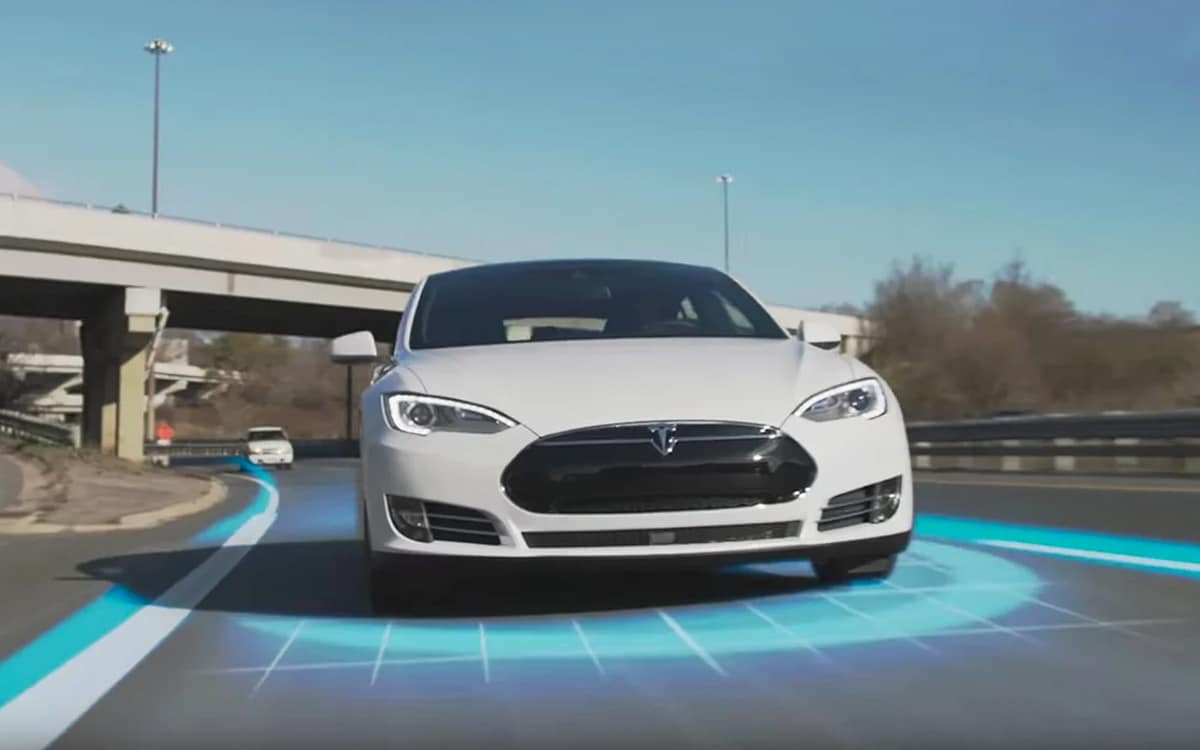 L’Autopilot de Tesla peut facilement être berné, affirme une association de consommateurs