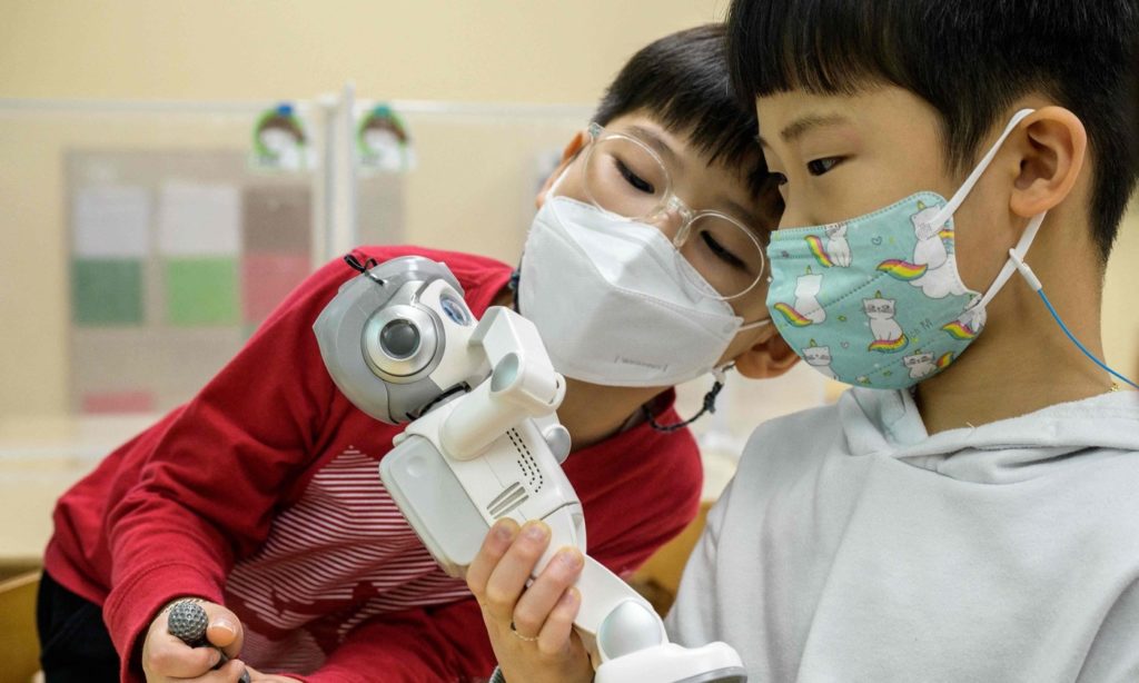 Alpha Mini Robot Ecole Maternelle Coree du Sud