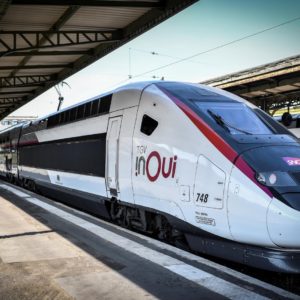 Image article Wi-Fi dans les TGV : la SNCF envisage Starlink pour améliorer la connexion