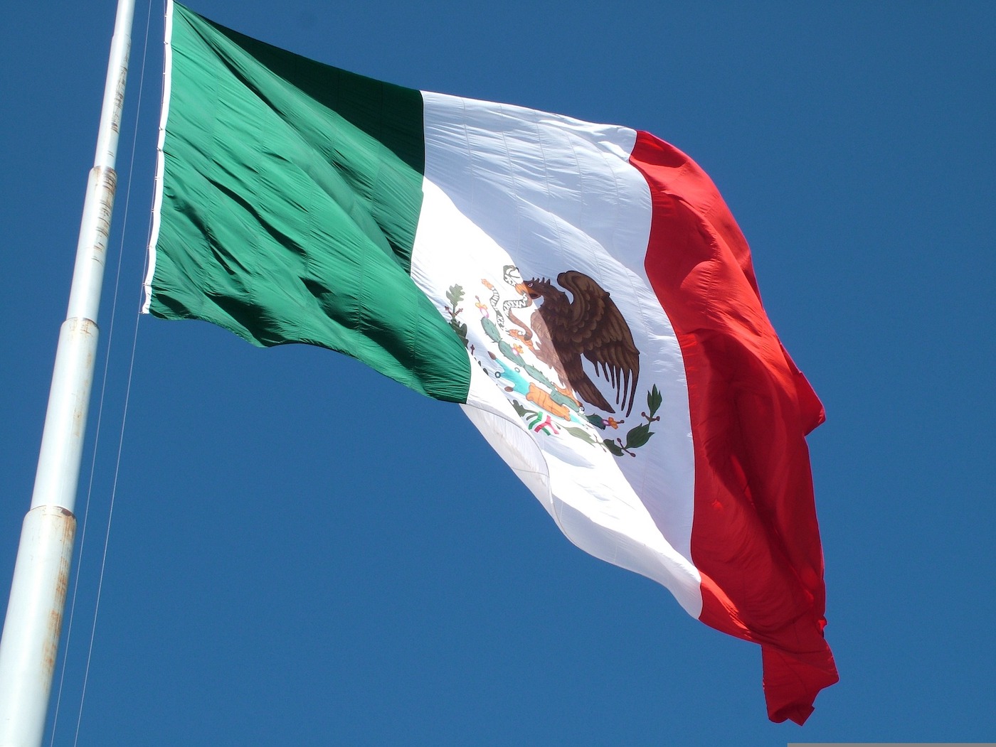 Hackers roban expedientes médicos de presidente en México