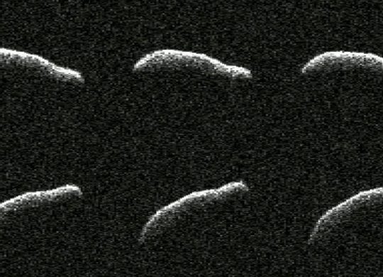 Asteroide allongé NASA