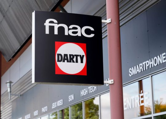 Fnac Darty Logos