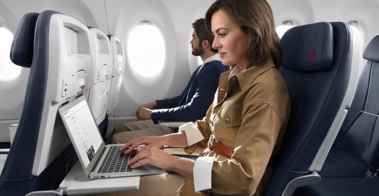 Air France Avion Cabine Femme Ordinateur Portable Air France Avion Cabine Femme Ordinateur Portable