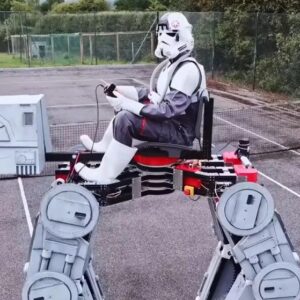 Image article Star Wars : ce fan bricoleur fabrique un AT-AT fonctionnel (mais plus petit) !