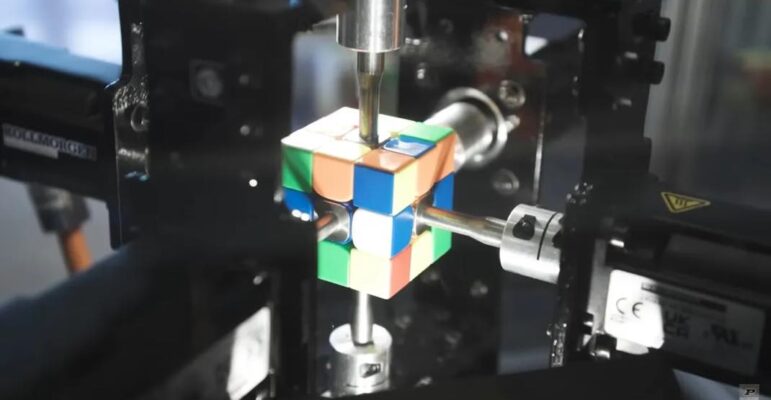 Rubik Robot record Rubik Robot record