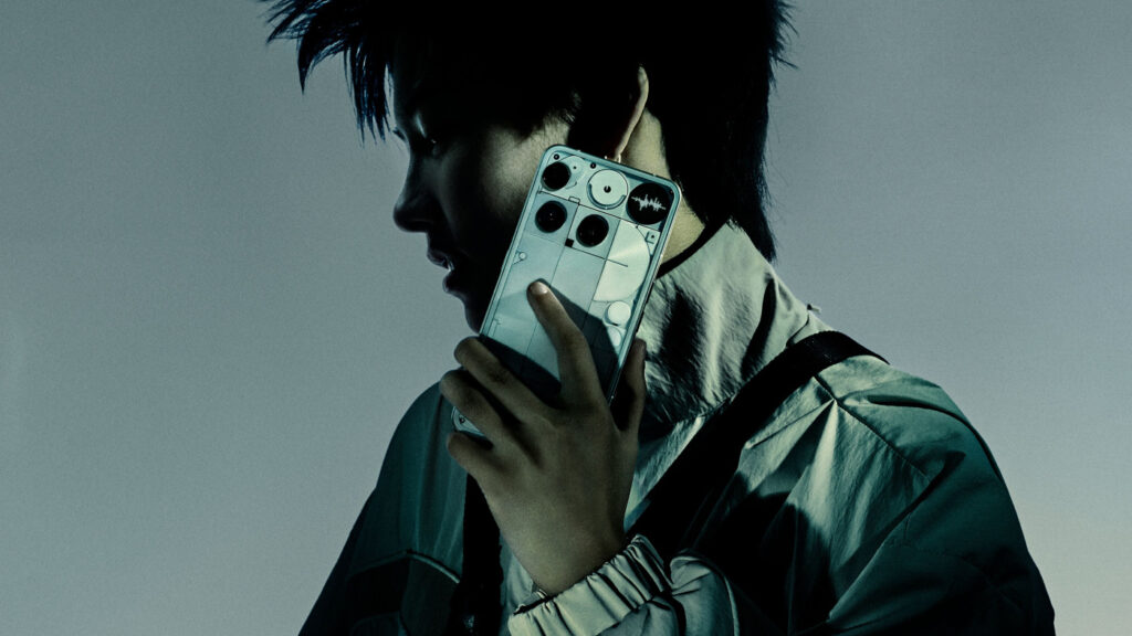 Nothing Phone 3 Arriere Prise en Main