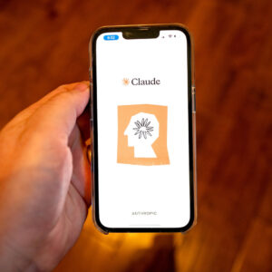 Image article Comme ChatGPT, Claude devient presque gratuit pour le gouvernement américain