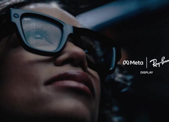 Meta smart glasses with Display