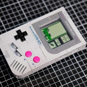 Image article Une moddeuse transforme le LEGO Game Boy en console fonctionnelle (et capable de lire les cartouches !)