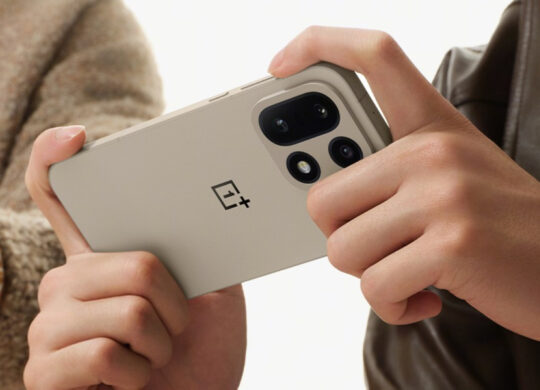 OnePlus 15 Arriere Prise en Main 2