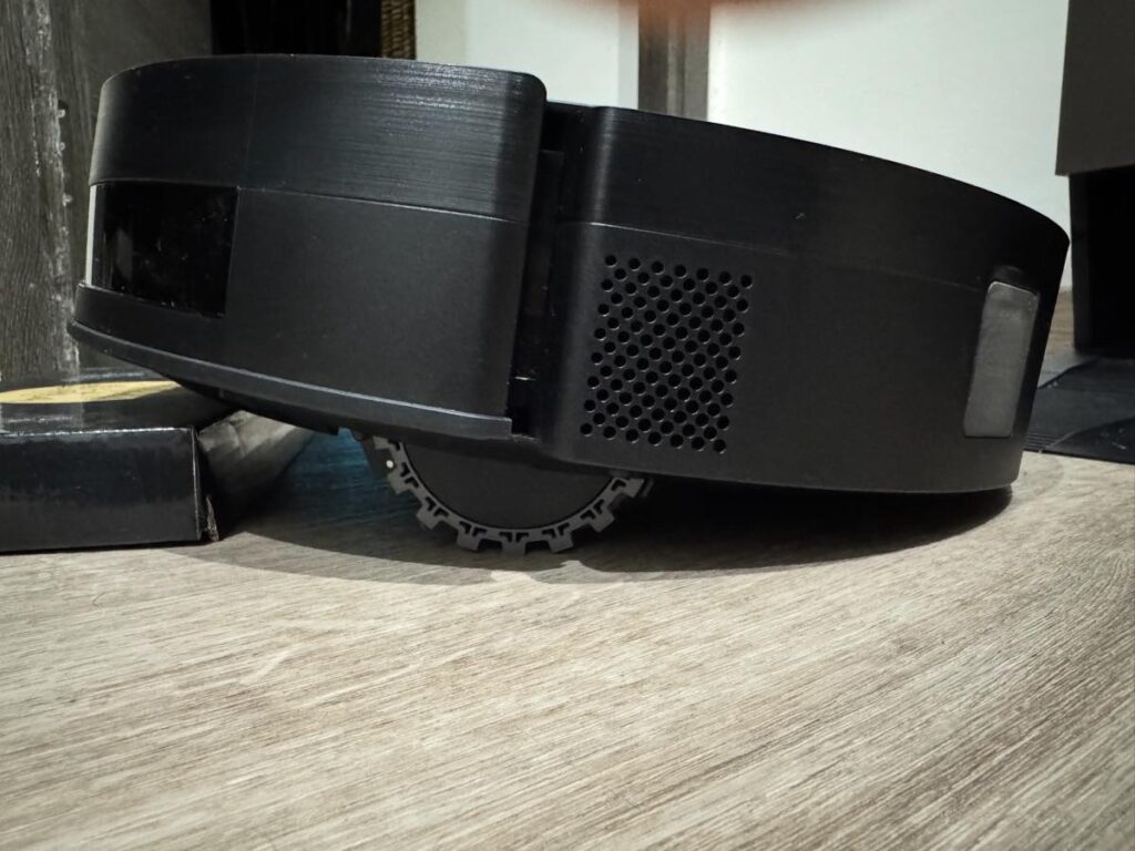 Deebot X11 OmniCyclone Roue Obstacle