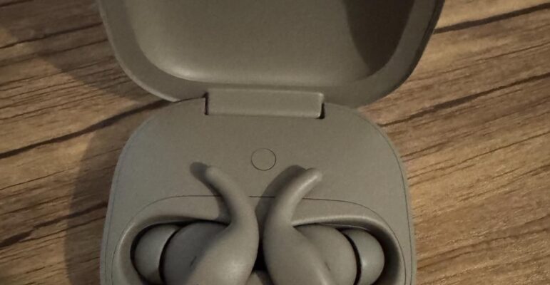 Powerbeats Fit (2025)