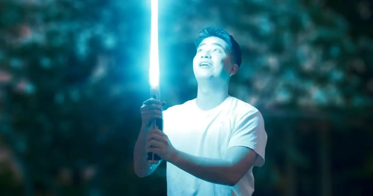 Image article HeroTech met au point un sabre laser lumineux et rétractable