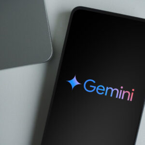 Image article Google reporte le remplacement de Google Assistant par Gemini à 2026