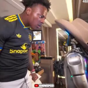 Image article Le youtubeur IShowSpeed poursuivi en justice après la destruction d’un robot humanoïde viral