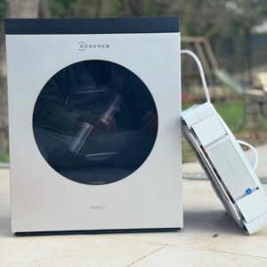 Image article Test Ecovacs Winbot W3 Omni : notre avis sur le robot lave-vitre qui automatise enfin l’entretien de ses lingettes