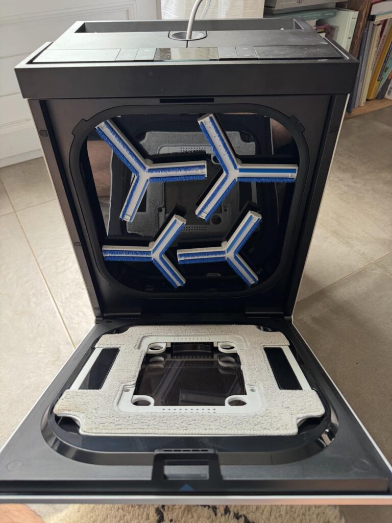 Ecovacs Winbo W3 Omni IMG 2032