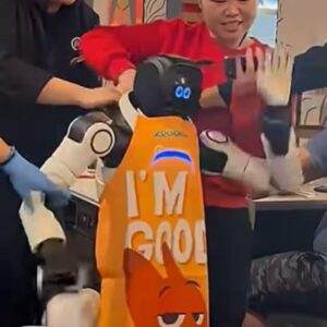 Image article Un robot hors de contrôle dans un restaurant Californien : une vidéo virale qui annonce notre futur ?