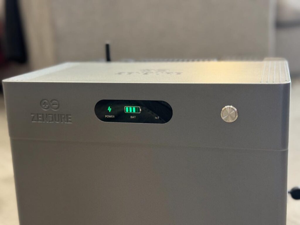 Zendue Solarflow 2400 Ac Ecran