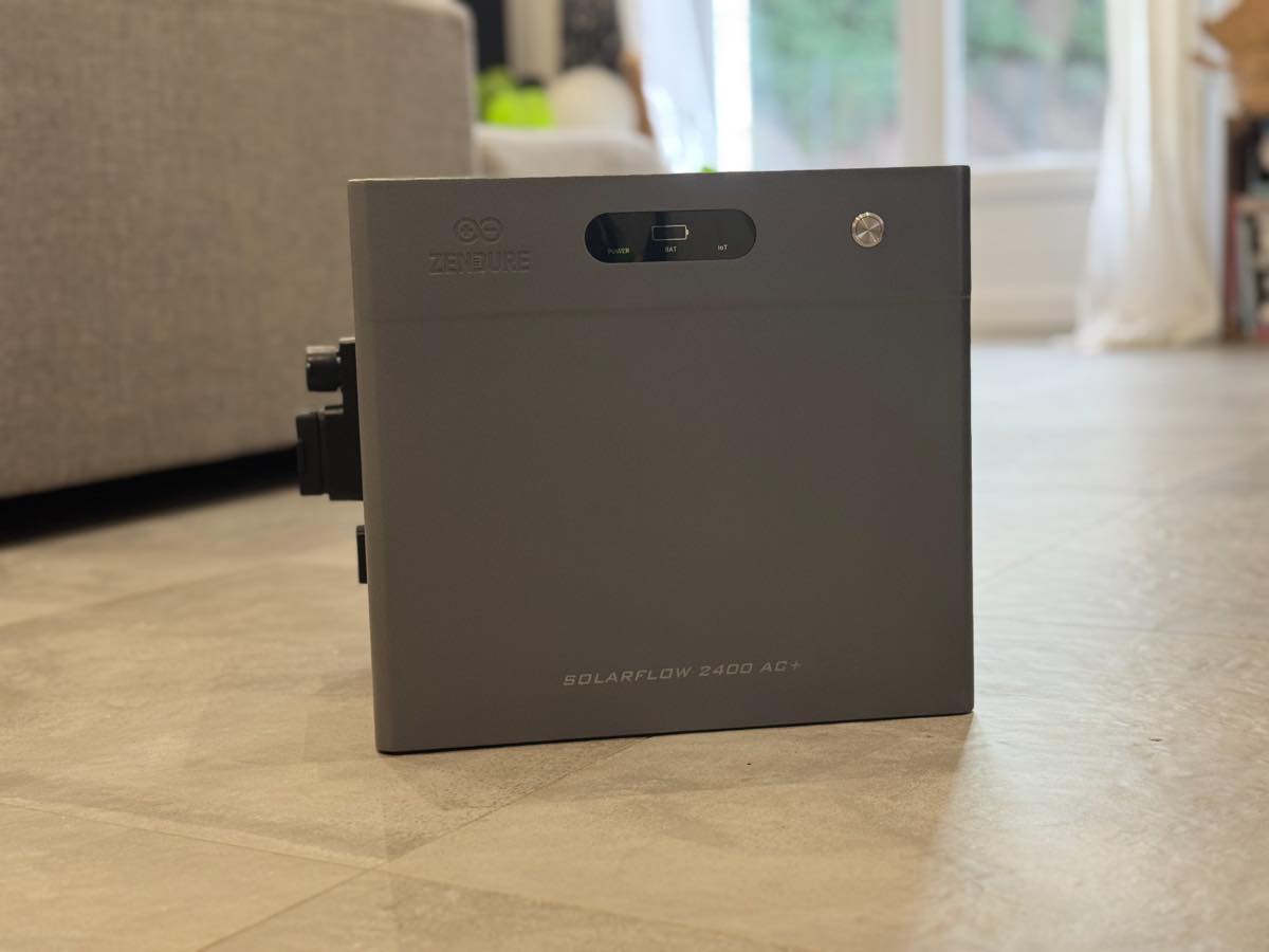 Zendue Solarflow 2400 Ac Vue Avant