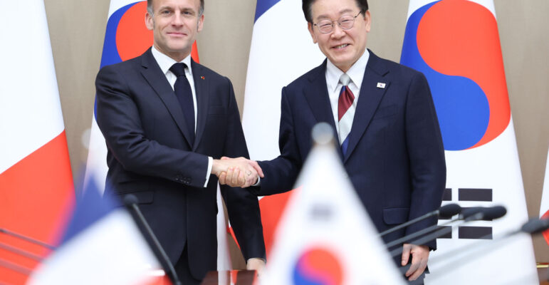 Emmanuel Macron Lee Jae-myung President Coree du Sud