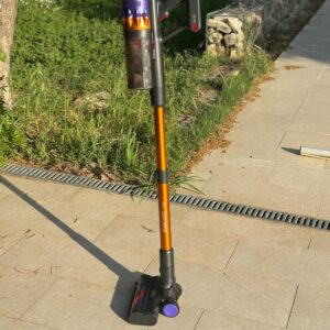 Image article Test Erabros EV5 : un aspirateur balai sans fil inspiré du Dyson V15, mais à prix cassé