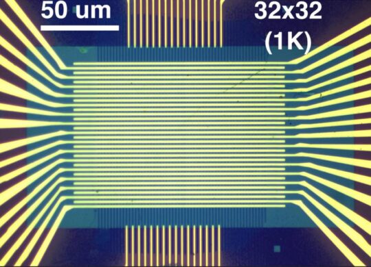 Memristor résistant à la chaeleur