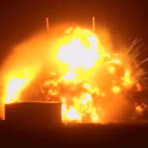 Image article Blue Origin : la fusée New Glenn explose sur son pas de tir, un coup dur pour Artemis