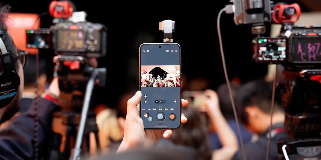 Robot phone honor