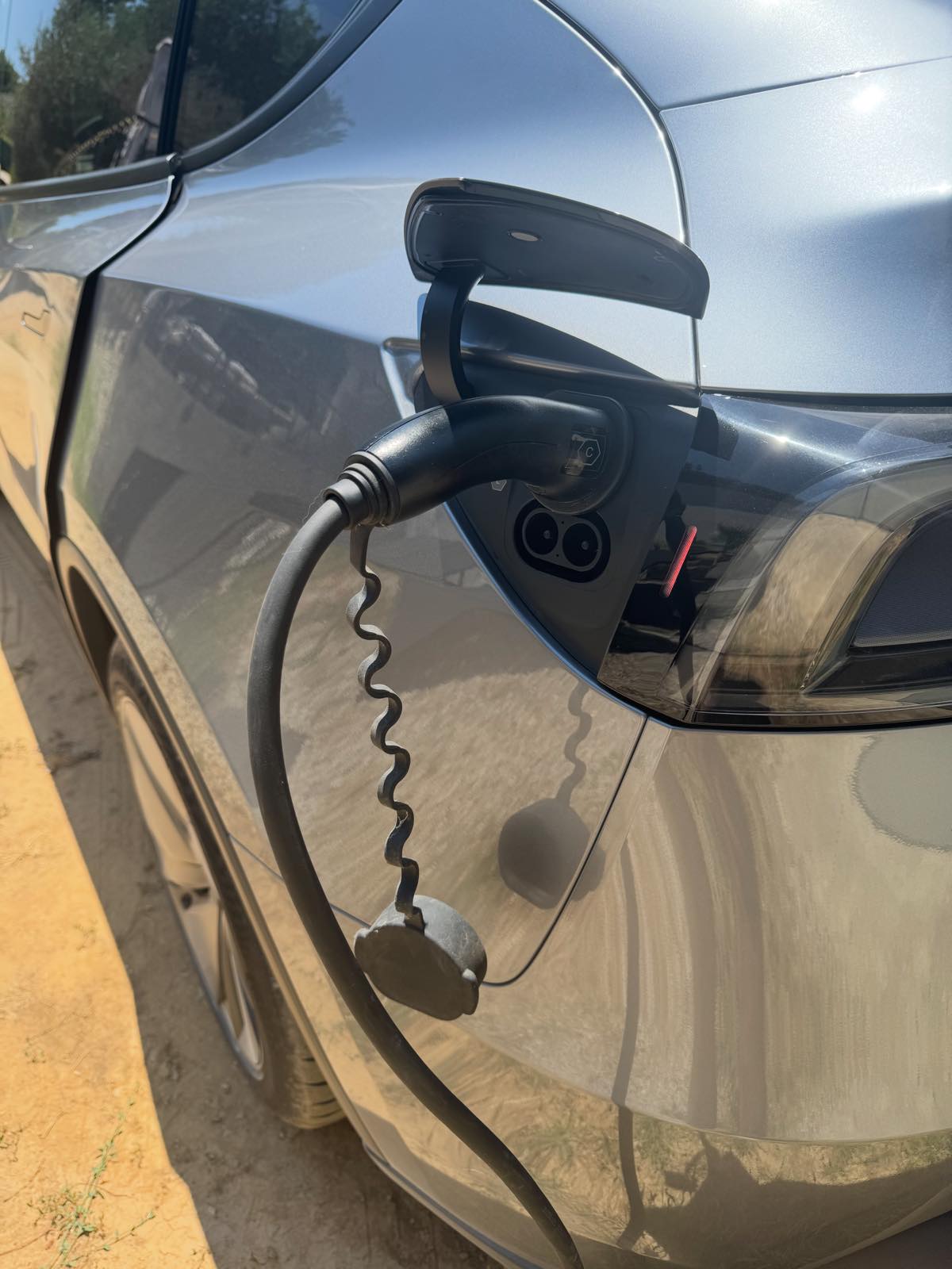 Charge Tesla V2c