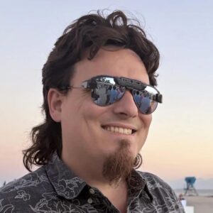Image article Anduril : Palmer Luckey tease des lunettes AR étonnamment compactes